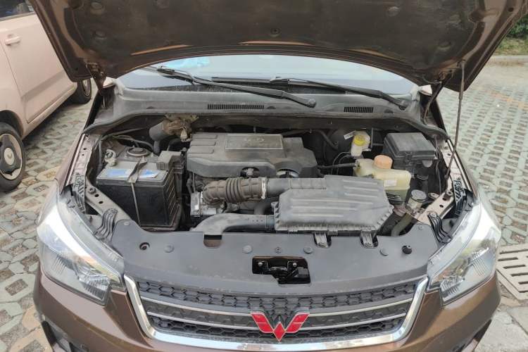 Used Wuling Hongguang 2016 1.5L S1 Deluxe Model China V-standard Engine Bay