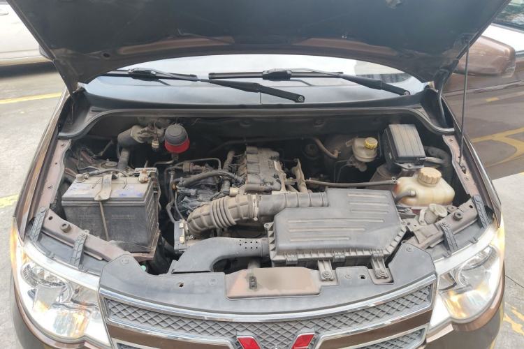 Used Wuling Hongguang 2016 1.5L Restyled S Comfort Version Engine Bay