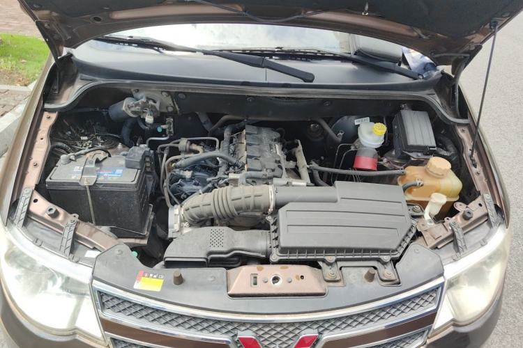 Used Wuling Hongguang 2016 1.5L S Comfort Version Engine Bay