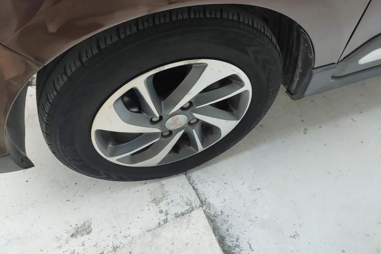 Used Wuling Hongguang 2016 1.5L S1 Deluxe Model China V-standard Exterior 4