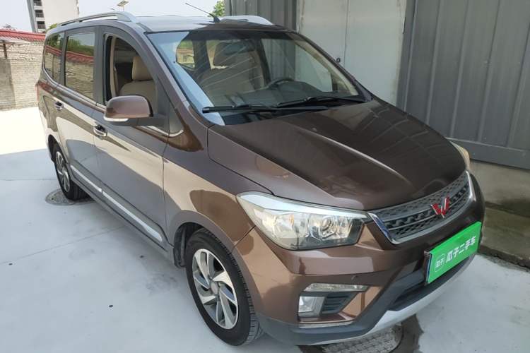 Used Wuling Hongguang 2016 1.5L S1 Deluxe Model China V-standard Front Right 45 Deg
