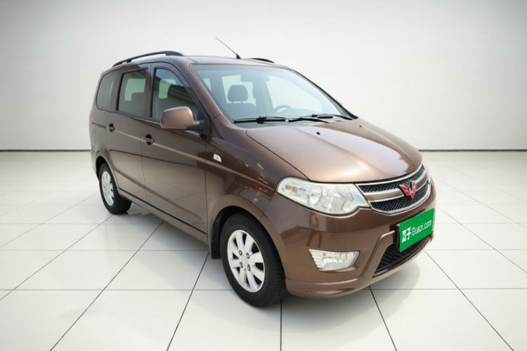 Used Wuling Hongguang 2016 1.5L S Comfort Version Front Right 45 Deg