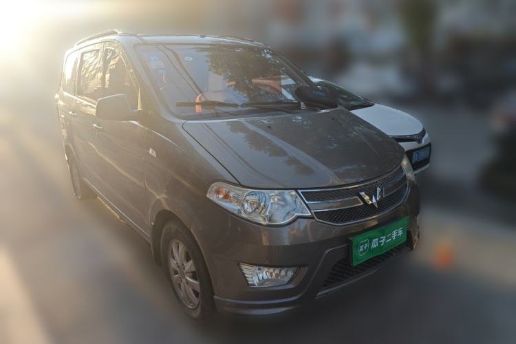 Used Wuling Hongguang 2016 1.5L S Comfort Version Front Right 45 Deg