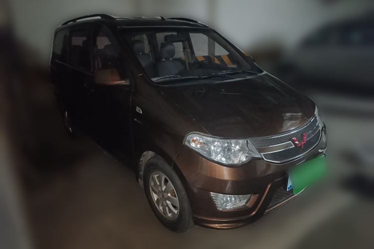 Used Wuling Hongguang 2016 1.5L Restyled S Comfort Version Front Right 45 Deg
