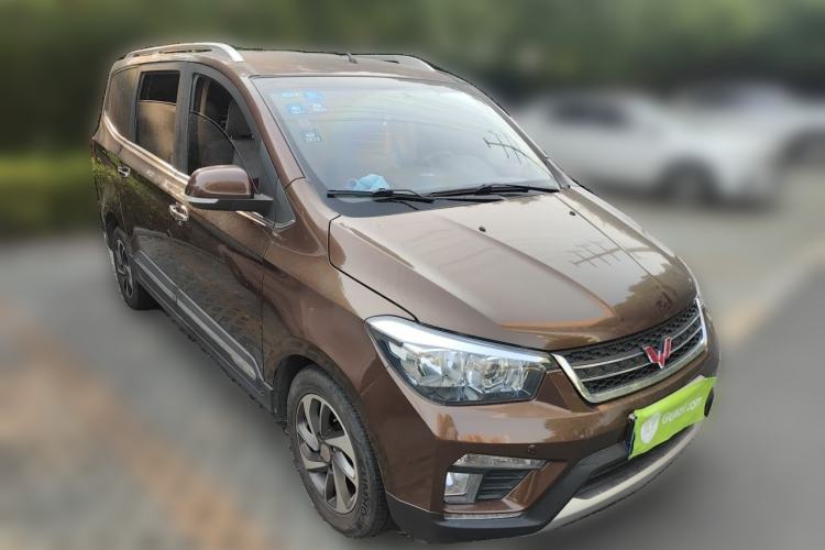 Used Wuling Hongguang 2016 1.5L S1 Deluxe Model China V-standard Front Right 45 Deg