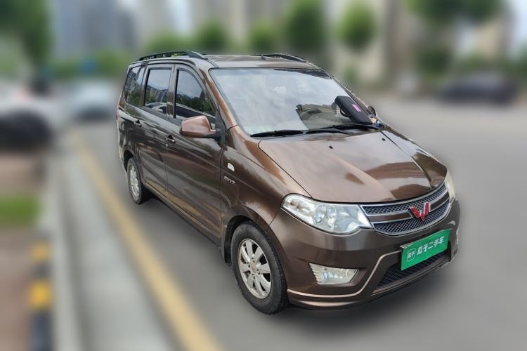Used Wuling Hongguang 2016 1.5L S Comfort Version Front Right 45 Deg