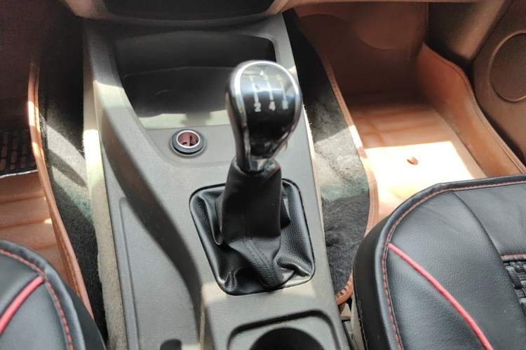 Used Wuling Hongguang 2016 1.5L Restyled S Comfort Version Gear Lever