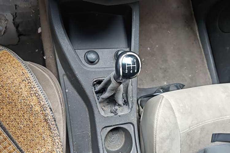 Used Wuling Hongguang 2016 1.5L Restyled S Comfort Version Gear Lever