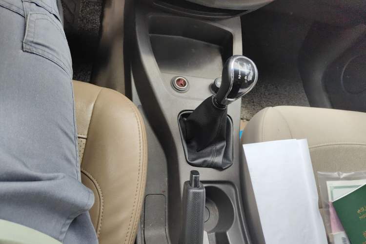 Used Wuling Hongguang 2016 1.5L S Comfort Version Gear Lever