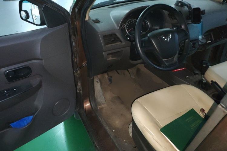 Used Wuling Hongguang 2016 1.5L S Comfort Version Interior 3