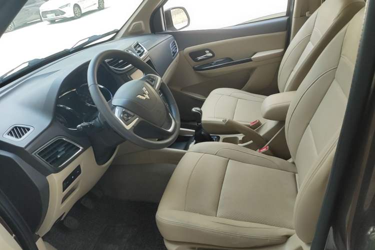 Used Wuling Hongguang 2016 1.5L S1 Deluxe Model China V-standard Left Front Seat