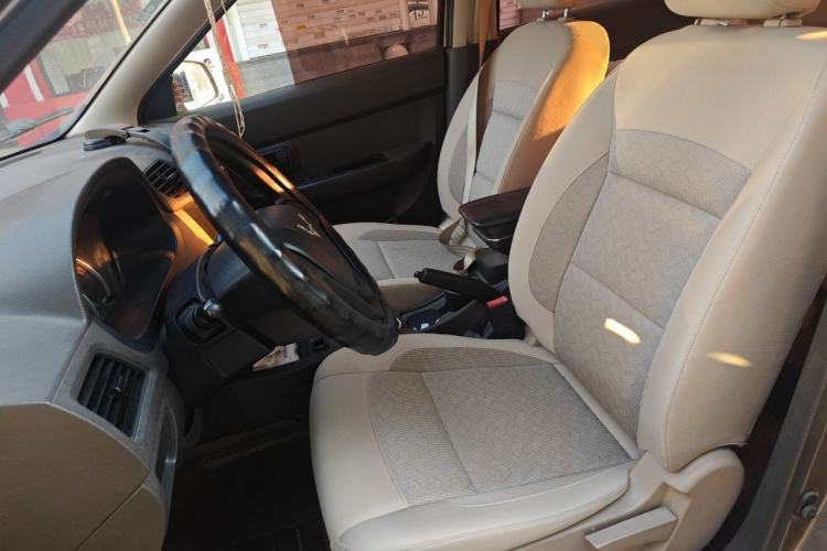 Used Wuling Hongguang 2016 1.5L S Comfort Version Left Front Seat