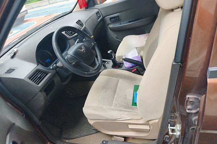 Used Wuling Hongguang 2016 1.5L Restyled S Comfort Version Left Front Seat
