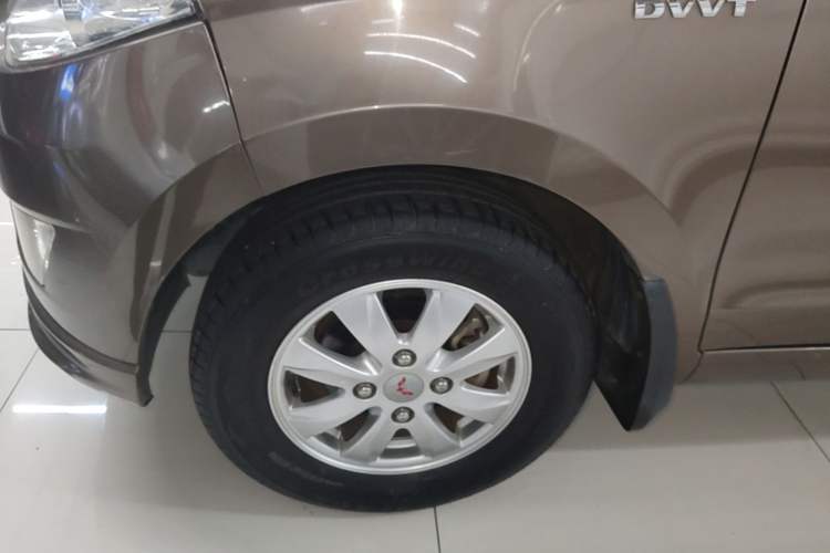 Used Wuling Hongguang 2016 1.5L Restyled S Comfort Version Left Front Wheel Hub