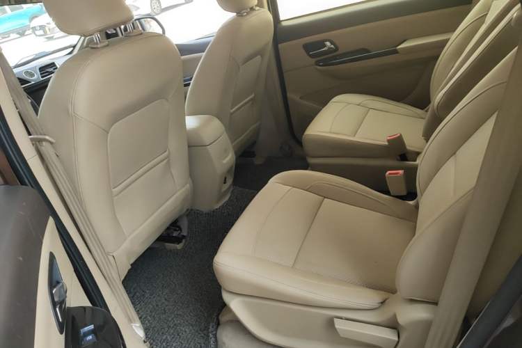 Used Wuling Hongguang 2016 1.5L S1 Deluxe Model China V-standard Left Rear Seat
