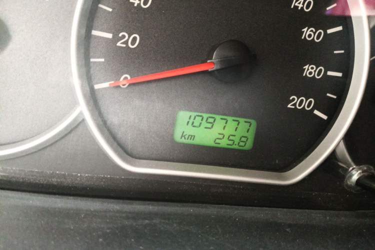 Used Wuling Hongguang 2016 1.5L S Comfort Version Odometer Close Up