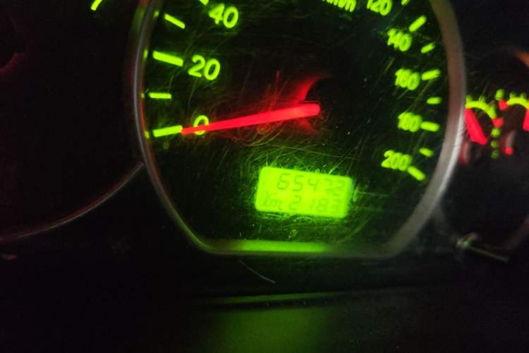 Used Wuling Hongguang 2016 1.5L S Comfort Version Odometer Close Up