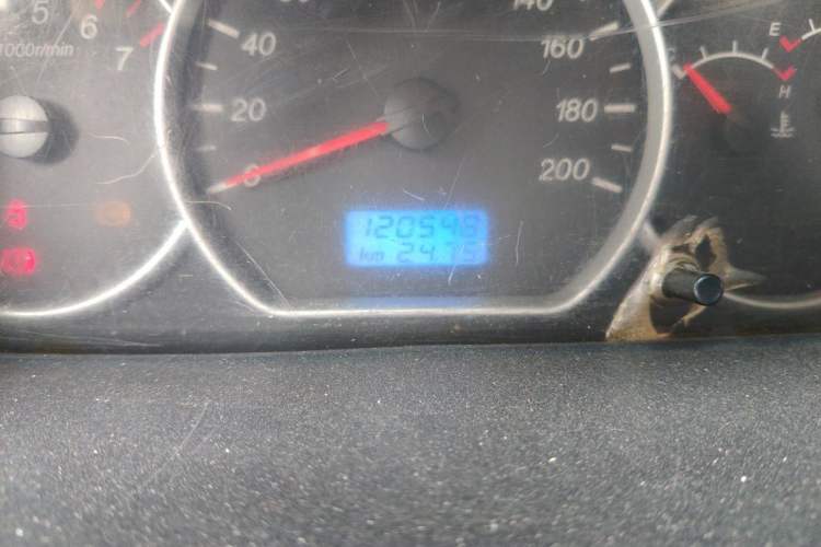 Used Wuling Hongguang 2016 1.5L Restyled S Comfort Version Odometer Close Up