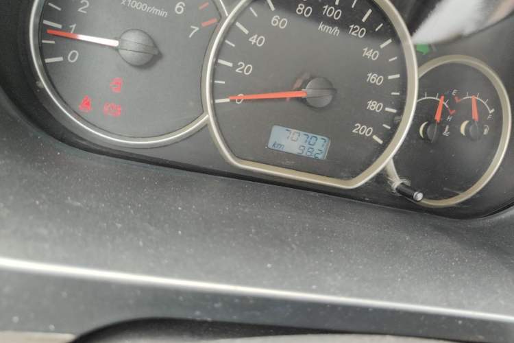 Used Wuling Hongguang 2016 1.5L S Comfort Version Odometer Close Up