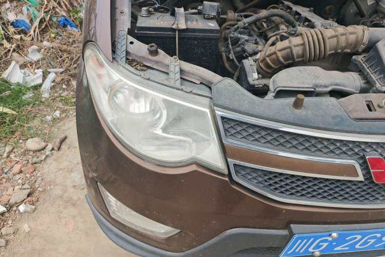 Used Wuling Hongguang 2016 1.5L S1 Deluxe Model China V-standard Right Front Headlight