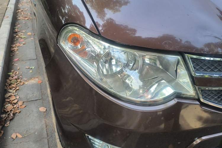 Used Wuling Hongguang 2016 1.5L S Comfort Version Right Front Headlight