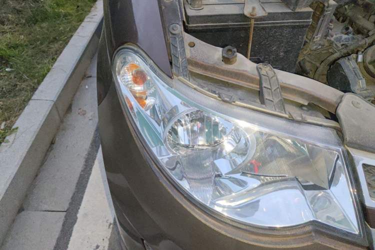 Used Wuling Hongguang 2016 1.5L S Comfort Version Right Front Headlight