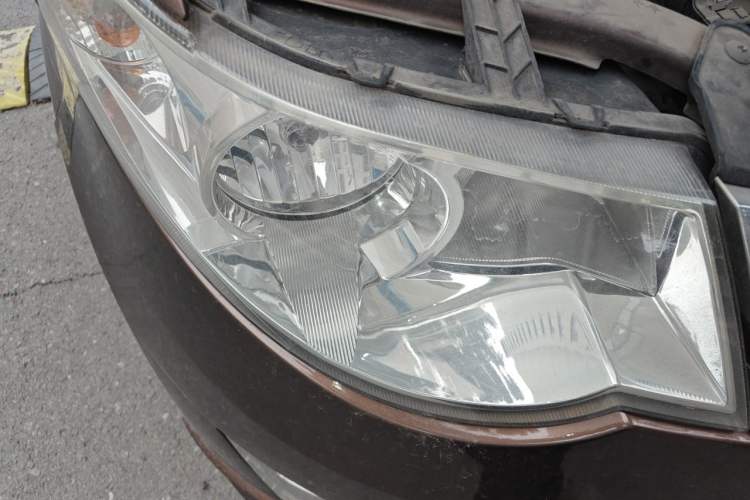 Used Wuling Hongguang 2016 1.5L S Comfort Version Right Front Headlight