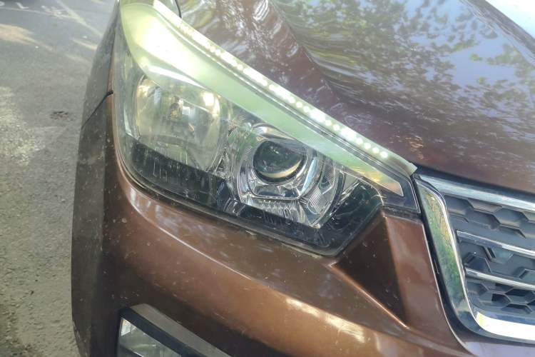 Used Wuling Hongguang 2016 1.5L S1 Deluxe Model China V-standard Right Front Headlight