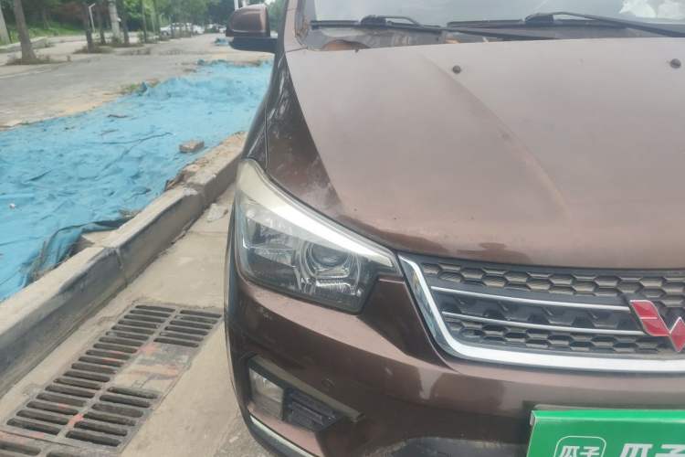 Used Wuling Hongguang 2016 1.5L S1 Deluxe Model China V-standard Right Front Headlight