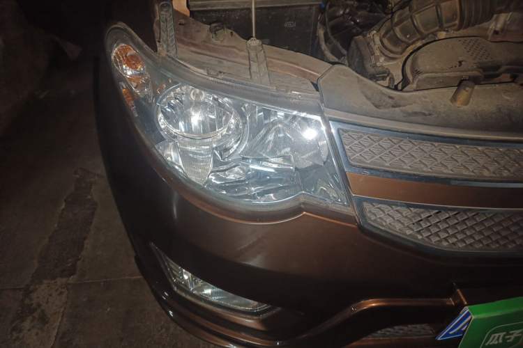 Used Wuling Hongguang 2016 1.5L Restyled S Comfort Version Right Front Headlight