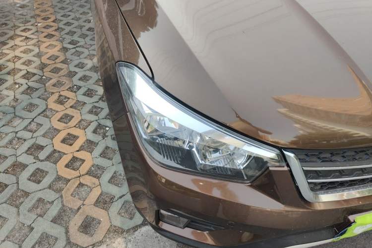 Used Wuling Hongguang 2016 1.5L S1 Deluxe Model China V-standard Right Front Headlight