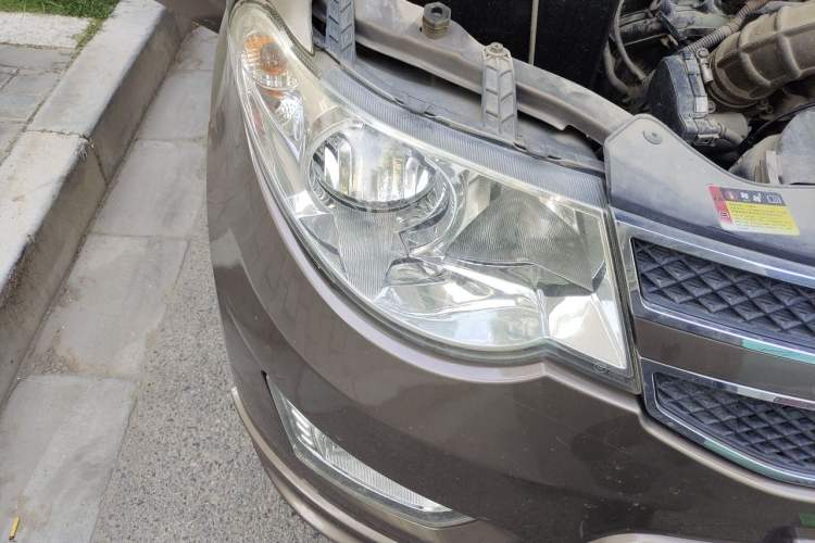 Used Wuling Hongguang 2016 1.5L S Comfort Version Right Front Headlight