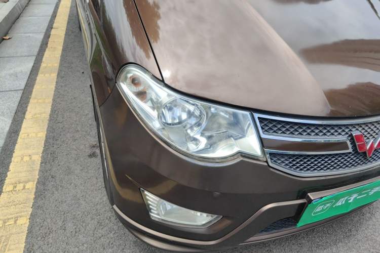 Used Wuling Hongguang 2016 1.5L S Comfort Version Right Front Headlight