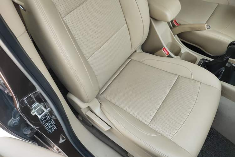 Used Wuling Hongguang 2016 1.5L S1 Deluxe Model China V-standard Right Front Seat