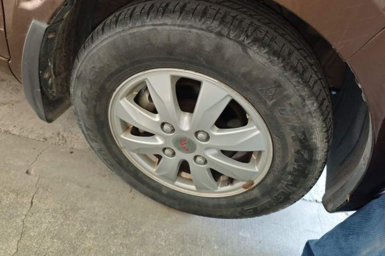 Used Wuling Hongguang 2016 1.5L Restyled S Comfort Version Right Front Wheel Hub