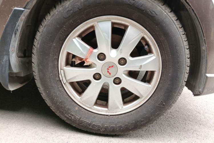 Used Wuling Hongguang 2016 1.5L S Comfort Version Right Front Wheel Hub