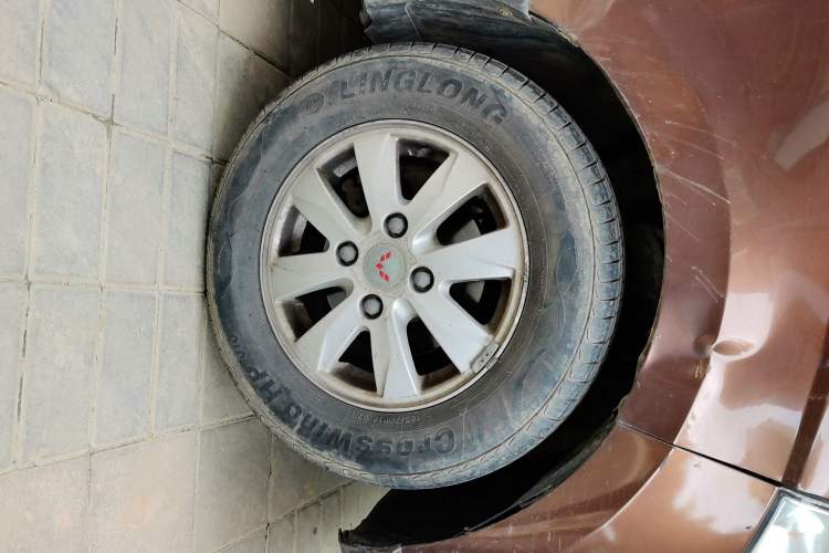 Used Wuling Hongguang 2016 1.5L Restyled S Comfort Version Right Front Wheel Hub
