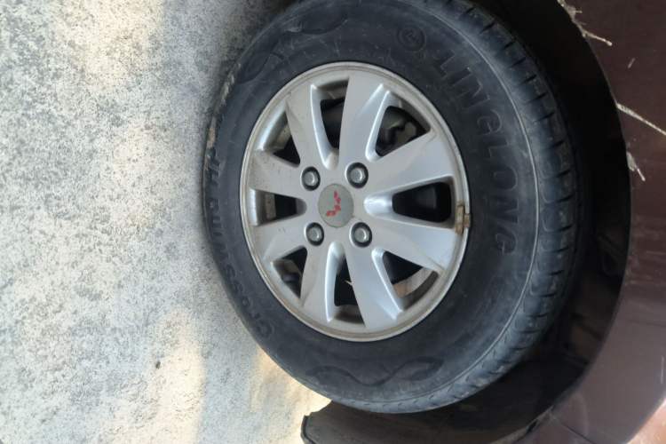 Used Wuling Hongguang 2016 1.5L Restyled S Comfort Version Right Front Wheel Hub