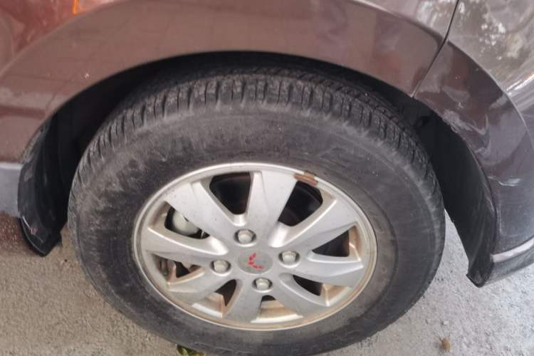 Used Wuling Hongguang 2016 1.5L S Comfort Version Right Front Wheel Hub