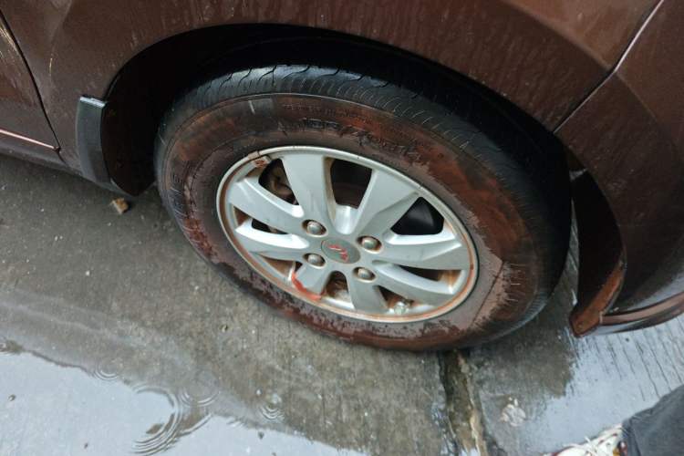 Used Wuling Hongguang 2016 1.5L S Comfort Version Right Front Wheel Hub