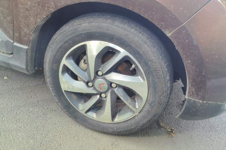 Used Wuling Hongguang 2016 1.5L S1 Deluxe Model China V-standard Right Front Wheel Hub