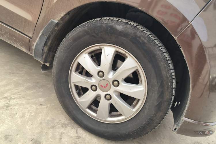Used Wuling Hongguang 2016 1.5L Restyled S Comfort Version Right Front Wheel Hub