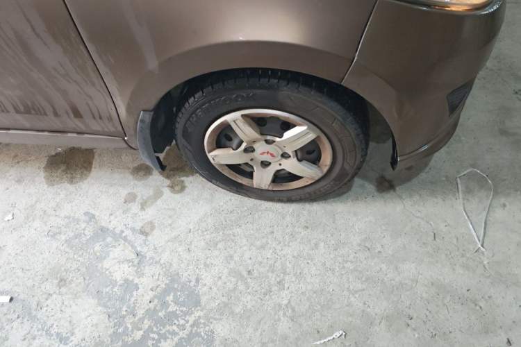 Used Wuling Hongguang 2016 1.5L S Comfort Version Right Front Wheel Hub