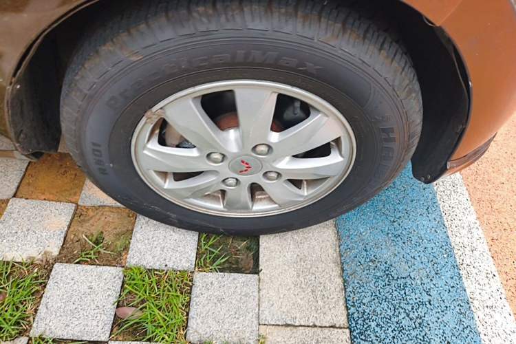 Used Wuling Hongguang 2016 1.5L Restyled S Comfort Version Right Front Wheel Hub