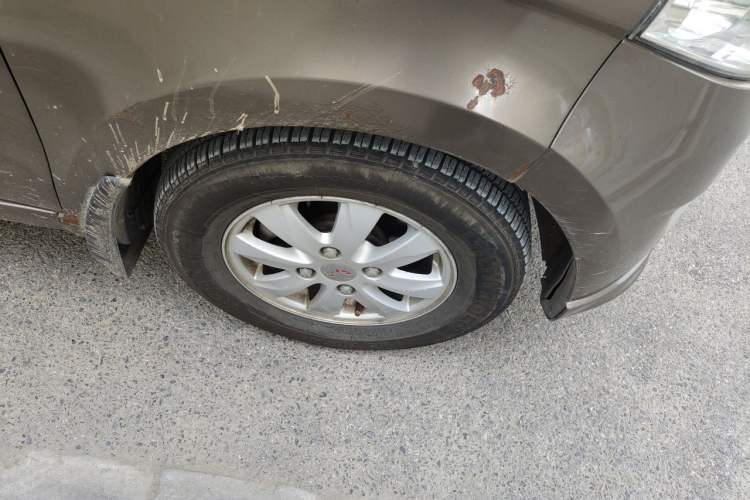 Used Wuling Hongguang 2016 1.5L S Comfort Version Right Front Wheel Hub