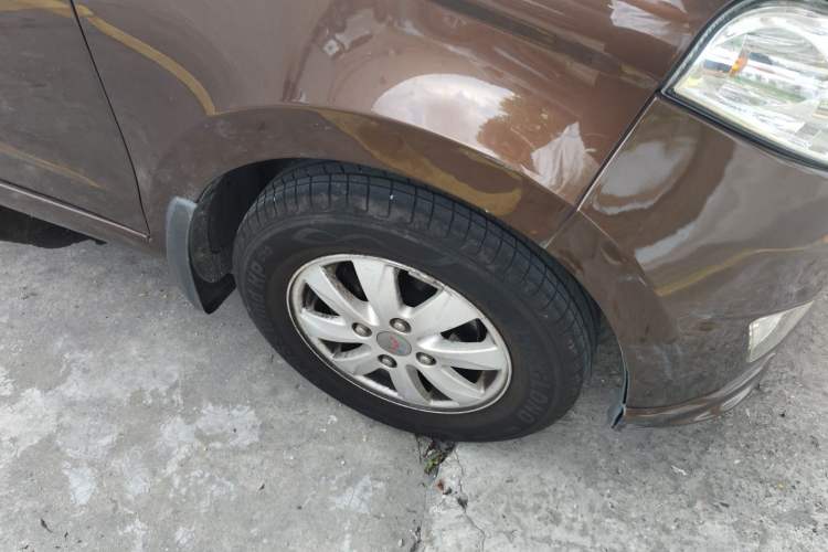 Used Wuling Hongguang 2016 1.5L Restyled S Comfort Version Right Front Wheel Hub