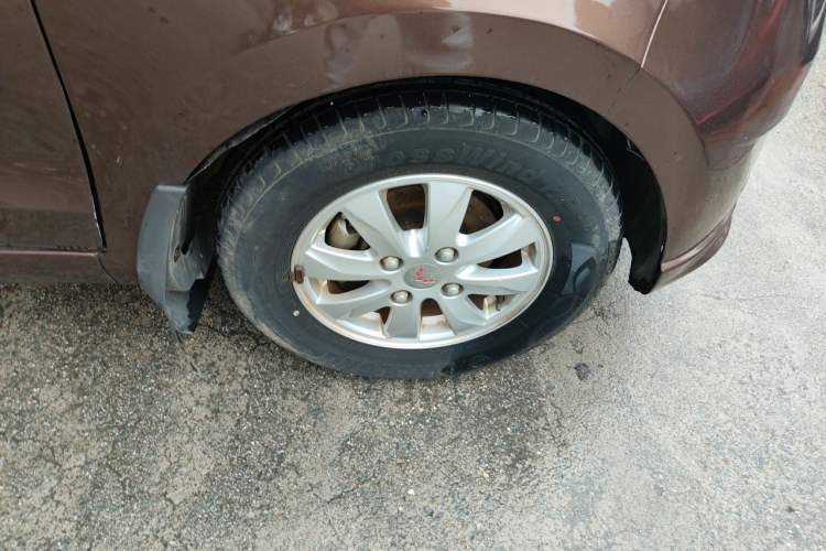 Used Wuling Hongguang 2016 1.5L Restyled S Comfort Version Right Front Wheel Hub