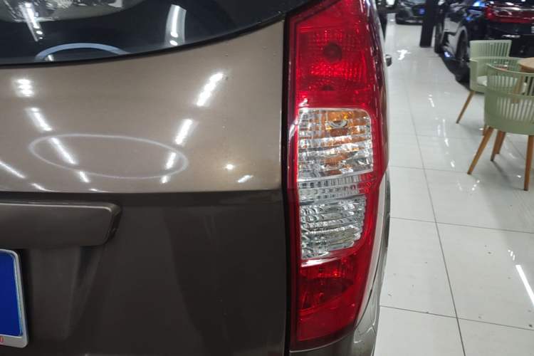 Used Wuling Hongguang 2016 1.5L Restyled S Comfort Version Right Rear Taillight