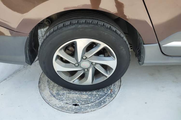 Used Wuling Hongguang 2016 1.5L S1 Deluxe Model China V-standard Right Rear Wheel Hub