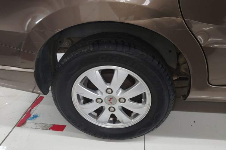 Used Wuling Hongguang 2016 1.5L Restyled S Comfort Version Right Rear Wheel Hub
